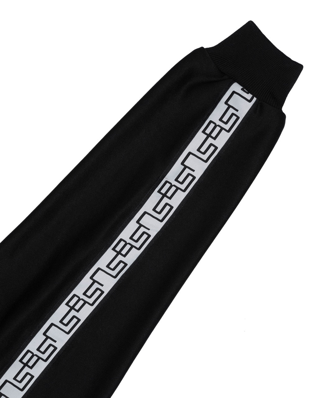TT - SCRIPT BLACK